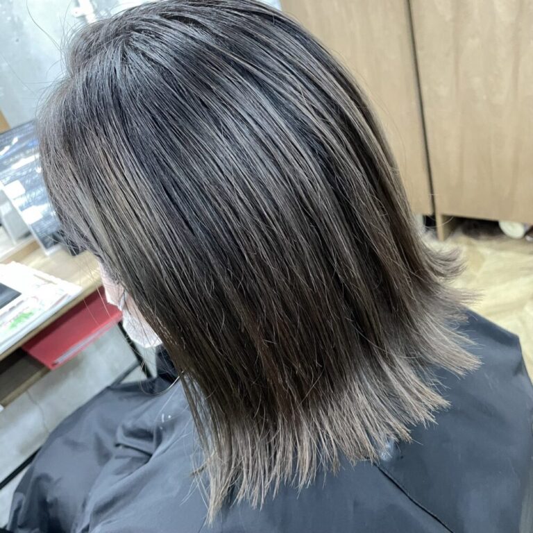 グレージュ系トーンダウンのAfter